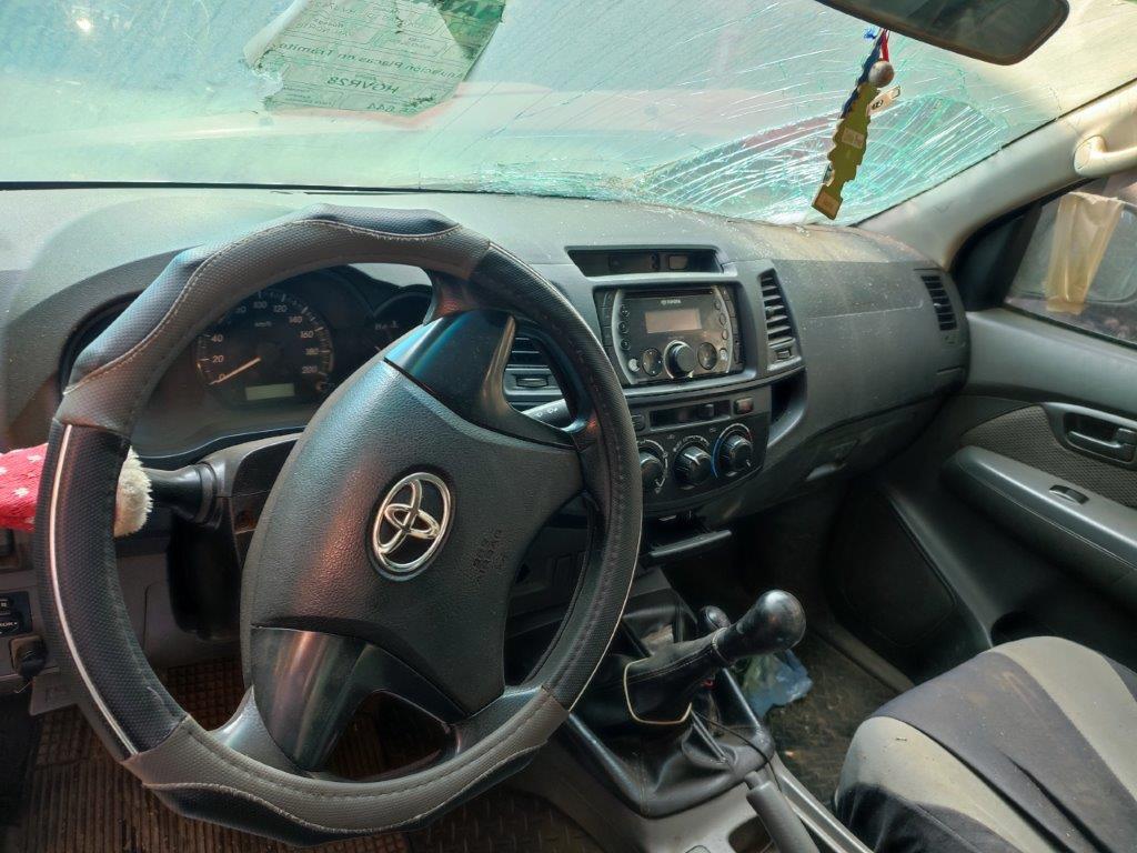  Toyota HILUX 2005    EN DESARME